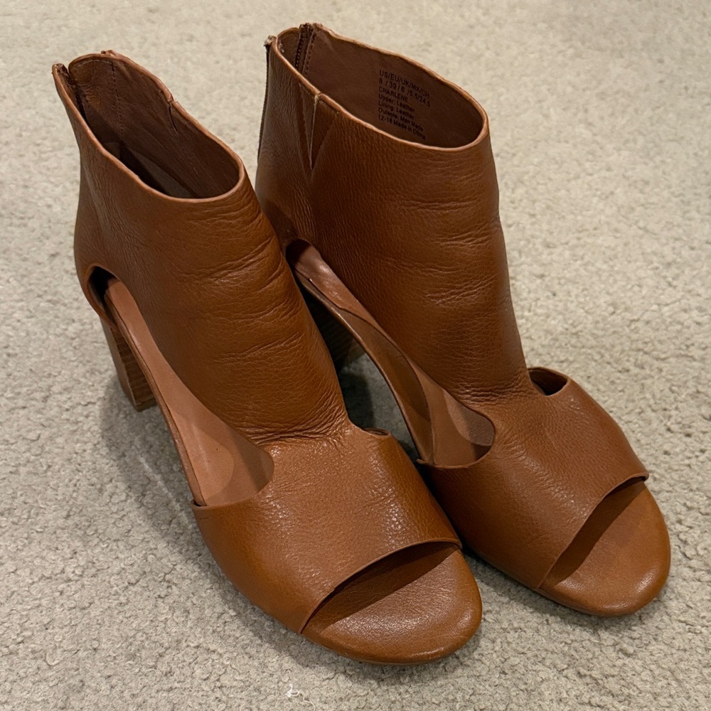 Gentle Souls Tan Leather Open-Toe Heel Sandals Size 8